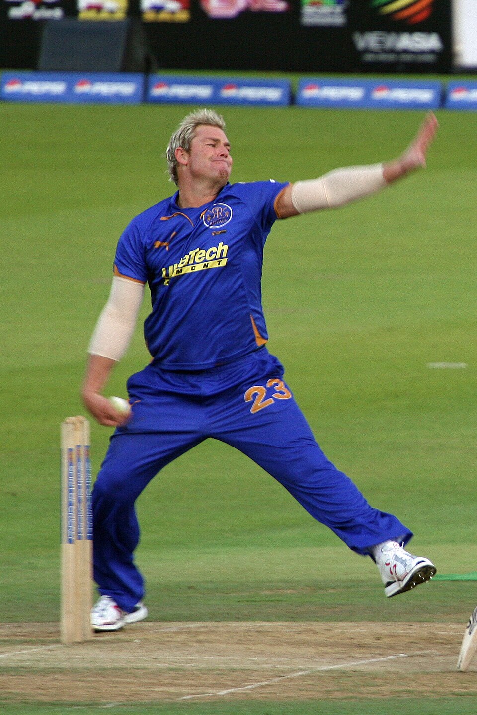 Shane Warne bowling